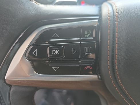 Used 2024 Jeep Grand Cherokee Summit w/ Luxury Tech Group V AWD/4WD image 17