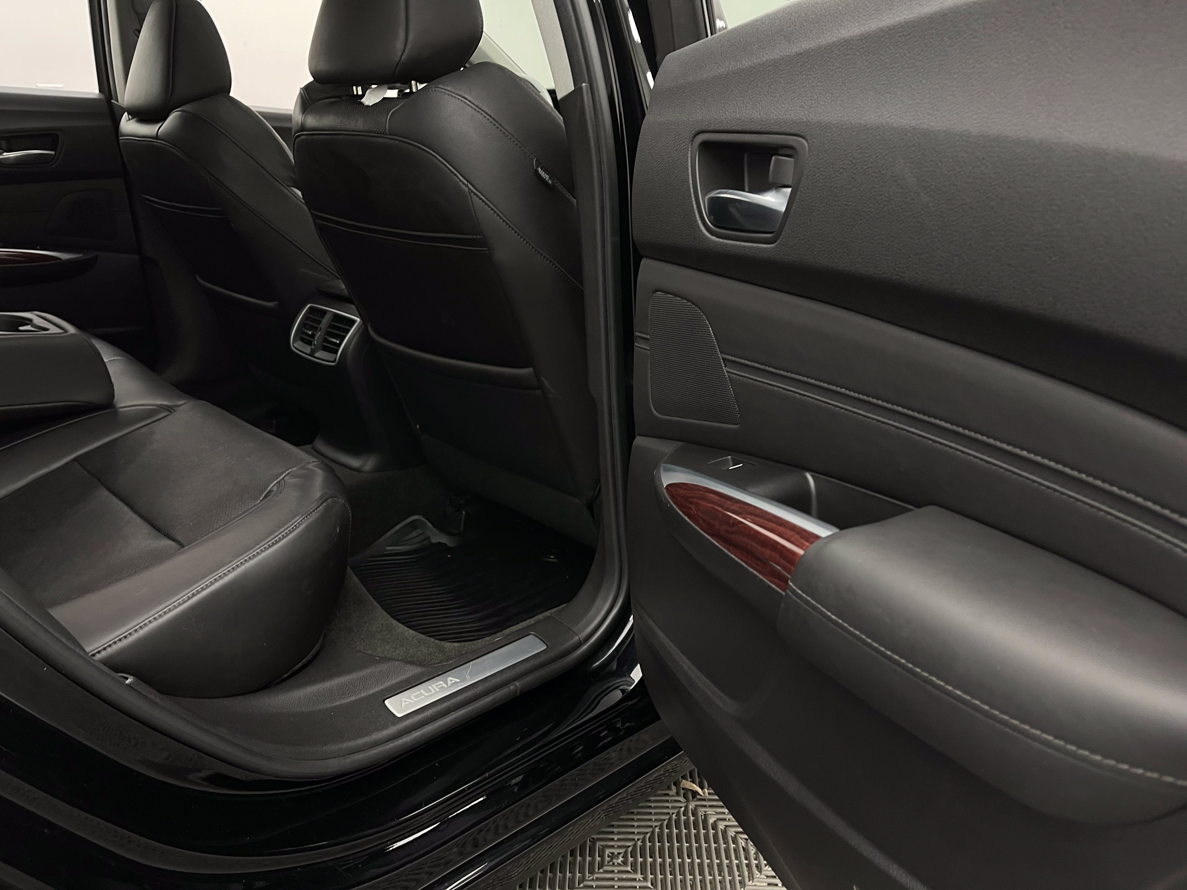 Used 2016 Acura TLX w/ Technology Package FWD image 36