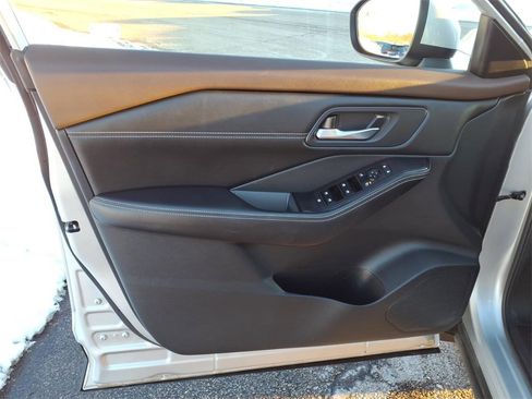 Certified 2022 Nissan Rogue SV w/ SV Premium Package image 13