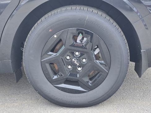 New 2026 Kia Carnival LXS image 17