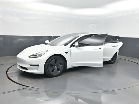 Used 2021 Tesla Model 3 Standard Range Plus RWD image 29