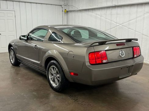 Used 2005 Ford Mustang Premium RWD image 6