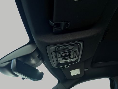 Used 2024 GMC Sierra 1500 AT4 w/ Technology Package image 16