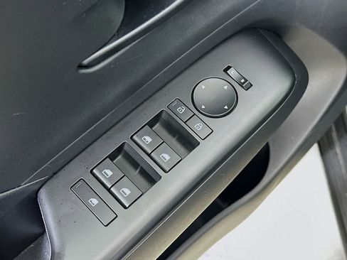 Used 2025 Hyundai Kona SEL FWD image 19
