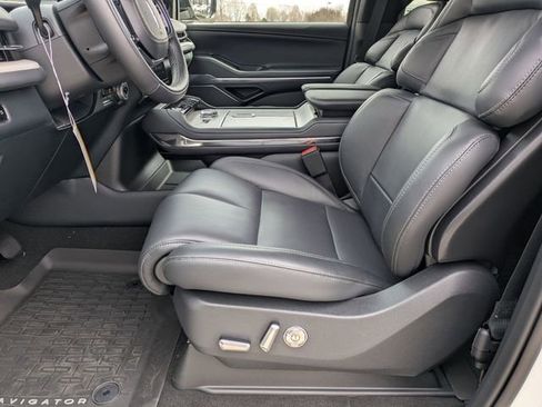 New 2025 Lincoln Navigator L Reserve w/ Jet Appearance Package image 16