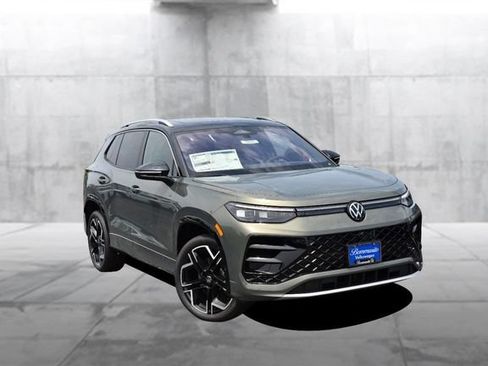 New 2026 Volkswagen Tiguan SEL R-Line AWD/4WD image 2
