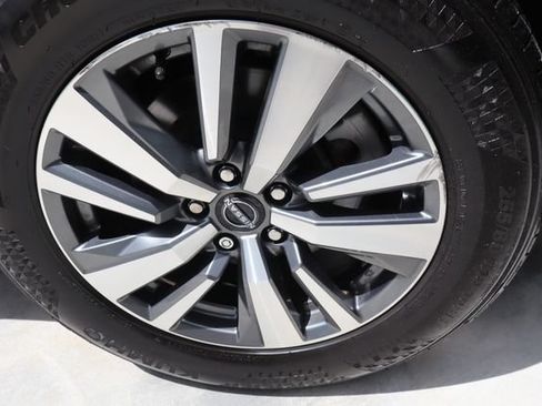Used 2023 Nissan Pathfinder SL AWD/4WD image 47