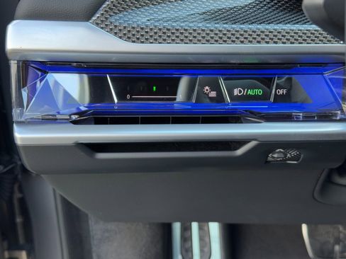 Used 2023 BMW i7 xDrive60 image 20