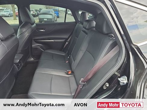 Used 2023 Toyota Venza XLE image 11