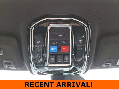 Used 2023 Jeep Grand Cherokee Overland w/ Luxury Tech Group IV image 20