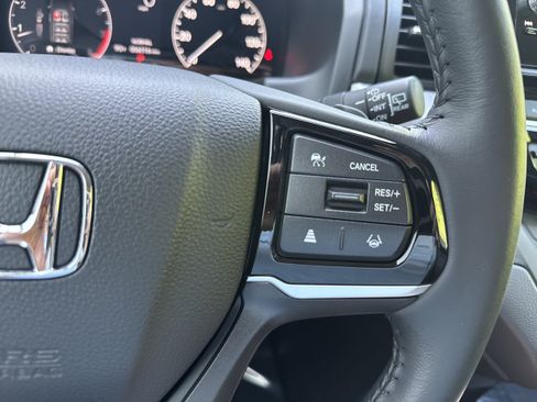 Used 2025 Honda Odyssey EX-L image 28