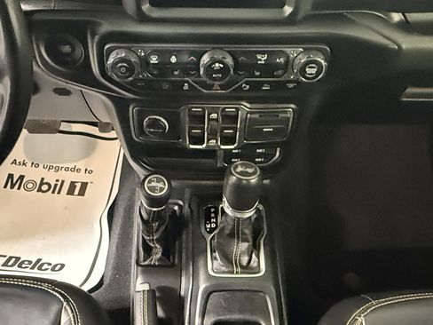 Used 2021 Jeep Wrangler Unlimited Sahara image 24