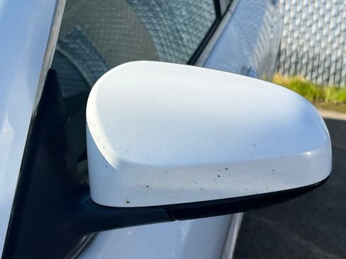 Used 2014 Toyota Camry L image 21