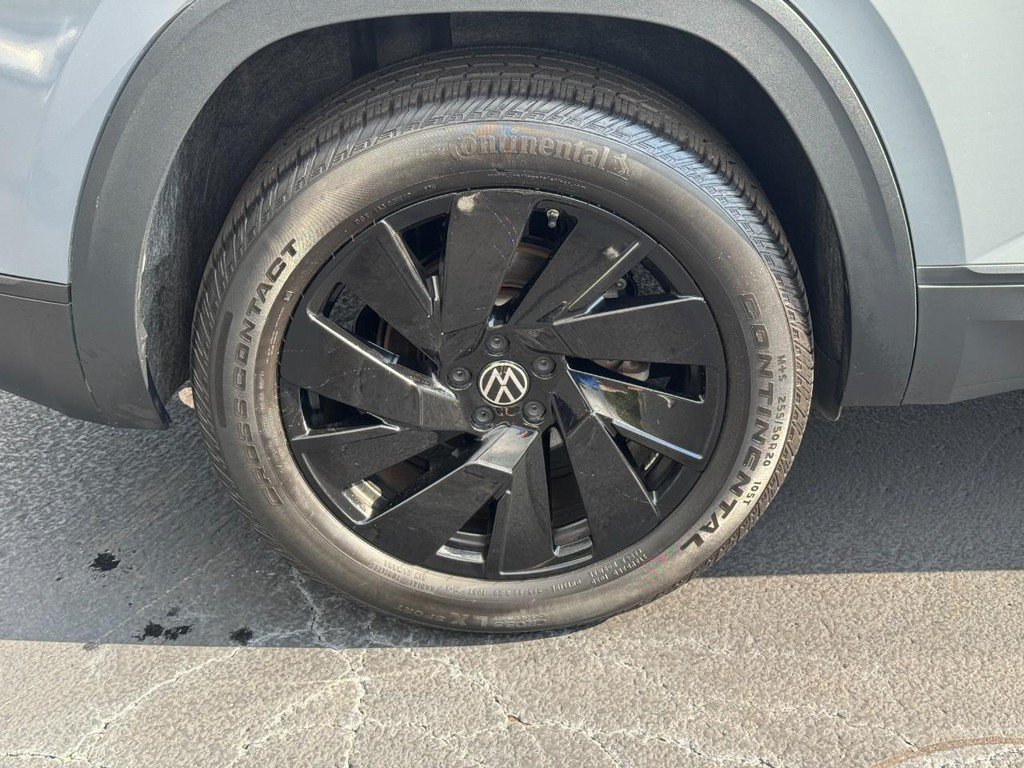 Used 2025 Volkswagen Atlas Cross Sport SE FWD image 10