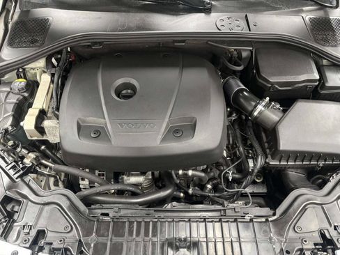 Used 2017 Volvo S60 T5 Dynamic image 9