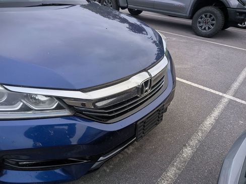 Used 2017 Honda Accord Hybrid Sedan image 15