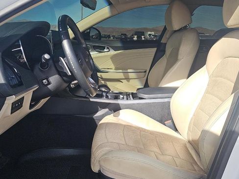 Used 2023 Kia Stinger GT2 image 3