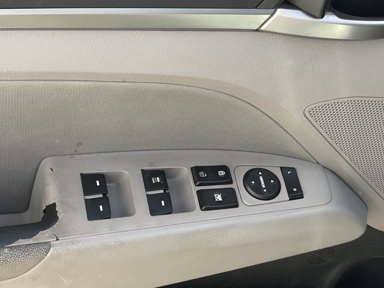 Used 2017 Hyundai Elantra SE FWD image 5