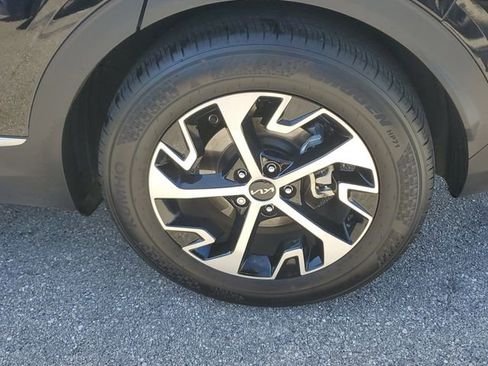 Certified 2023 Kia Sportage EX image 5