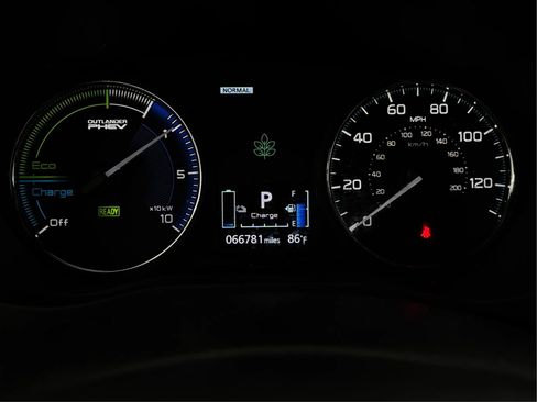 Used 2021 Mitsubishi Outlander SEL AWD/4WD image 23