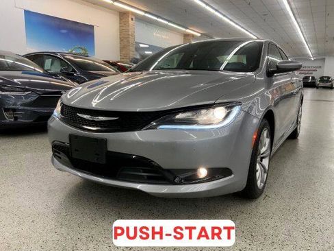 Used 2016 Chrysler 200 S image 1