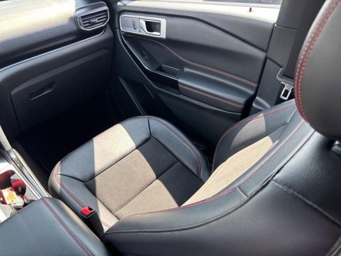 Used 2023 Ford Explorer ST-Line image 17