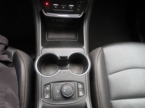 Used 2019 GMC Terrain SLT w/ Preferred Package image 14