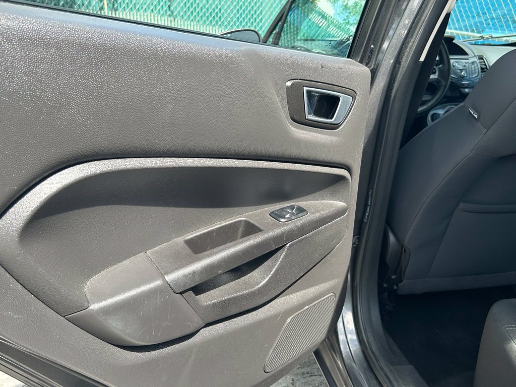 Used 2016 Ford Fiesta SE FWD image 35