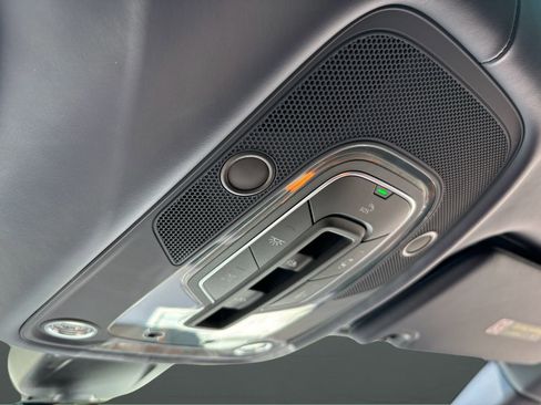 Used 2024 Bentley Bentayga image 57