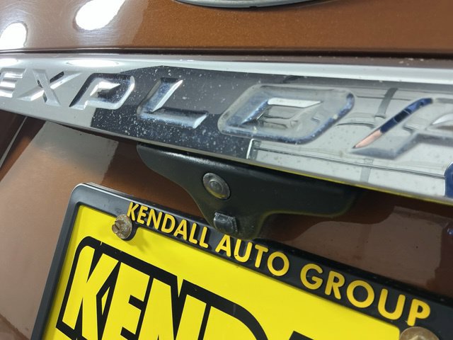 Used 2017 Ford Explorer XLT AWD/4WD image 9