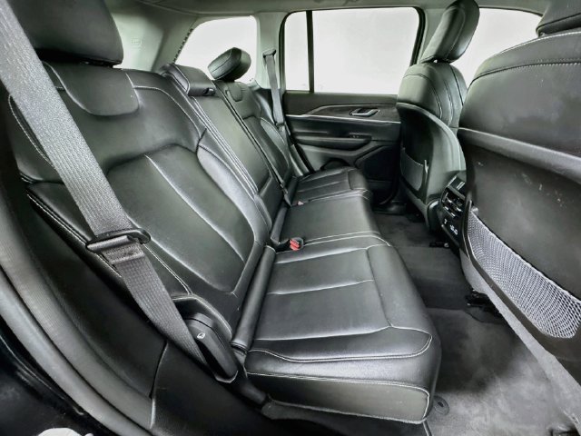 Used 2024 Jeep Grand Cherokee Limited w/ Black Appearance Package AWD/4WD image 34
