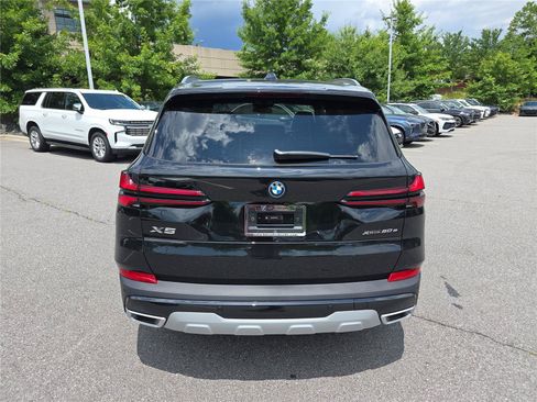 New 2026 BMW X5 xDrive50e w/ Climate Comfort Package AWD/4WD image 4