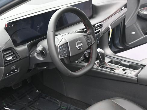 New 2026 Nissan Sentra SR w/ SR Premium Package image 7