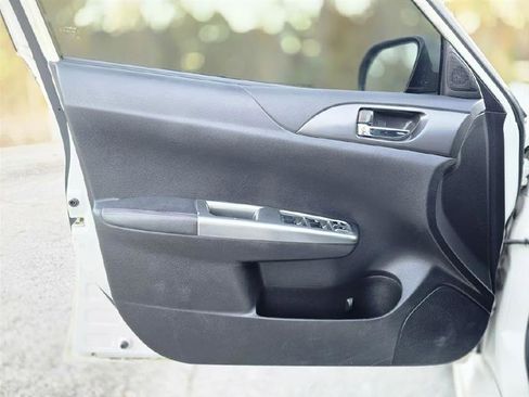 Used 2014 Subaru Impreza WRX Hatchback image 25