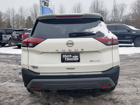 Used 2023 Nissan Rogue SV image 6