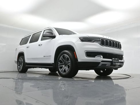 Used 2024 Jeep Wagoneer L Series II image 49