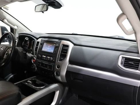 Used 2018 Nissan Titan PRO-4X AWD/4WD image 17