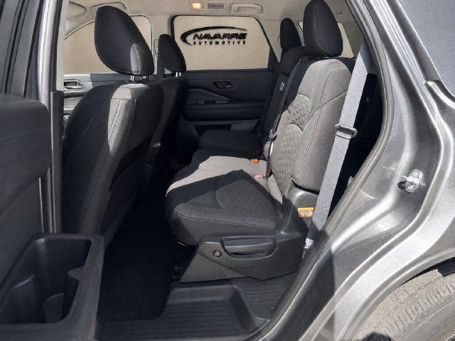 Used 2024 Nissan Pathfinder SV FWD image 12