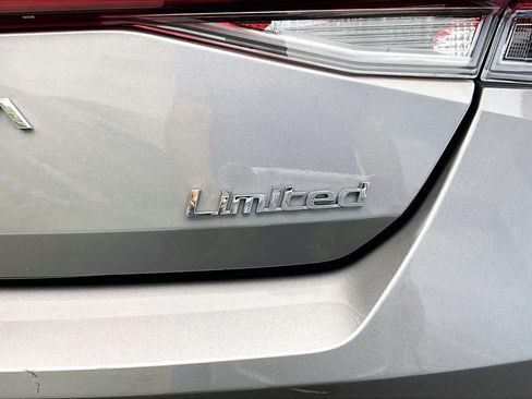 Used 2023 Hyundai Elantra Limited FWD image 10