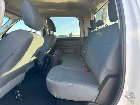 Used 2018 RAM 3500 Tradesman w/ Chrome Appearance Group image 12