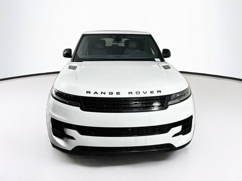 Used 2025 Land Rover Range Rover Sport SE AWD/4WD image 2