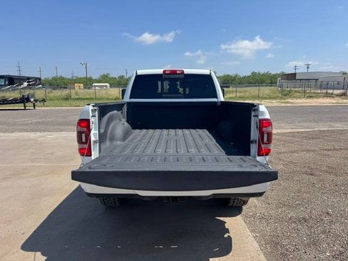 Used 2023 RAM 2500 Laramie AWD/4WD image 8