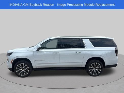 Used 2026 Chevrolet Suburban High Country AWD/4WD image 2