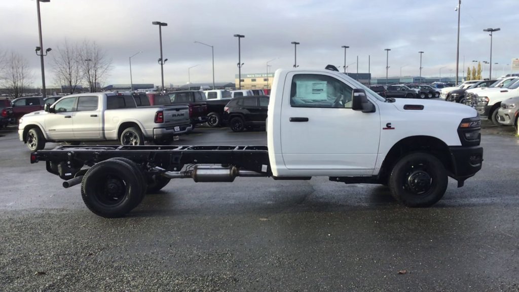New 2026 RAM 3500 Tradesman AWD/4WD image 9
