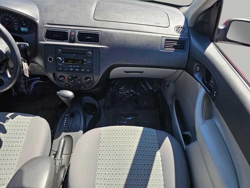 Used 2007 Ford Focus SE FWD image 4