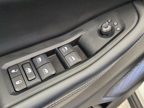 Used 2023 Jeep Grand Cherokee L Laredo w/ Luxury Tech Group I AWD/4WD image 23