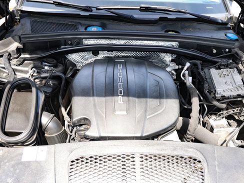 Used 2020 Porsche Macan AWD/4WD image 37