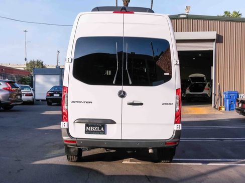 Used 2024 Mercedes-Benz Sprinter 2500 image 6
