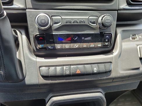 Used 2025 RAM ProMaster 2500 w/ U-Haul Equipment Group FWD image 23