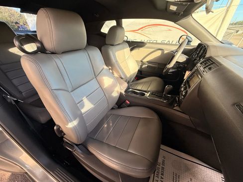 Used 2010 Dodge Challenger R/T image 24